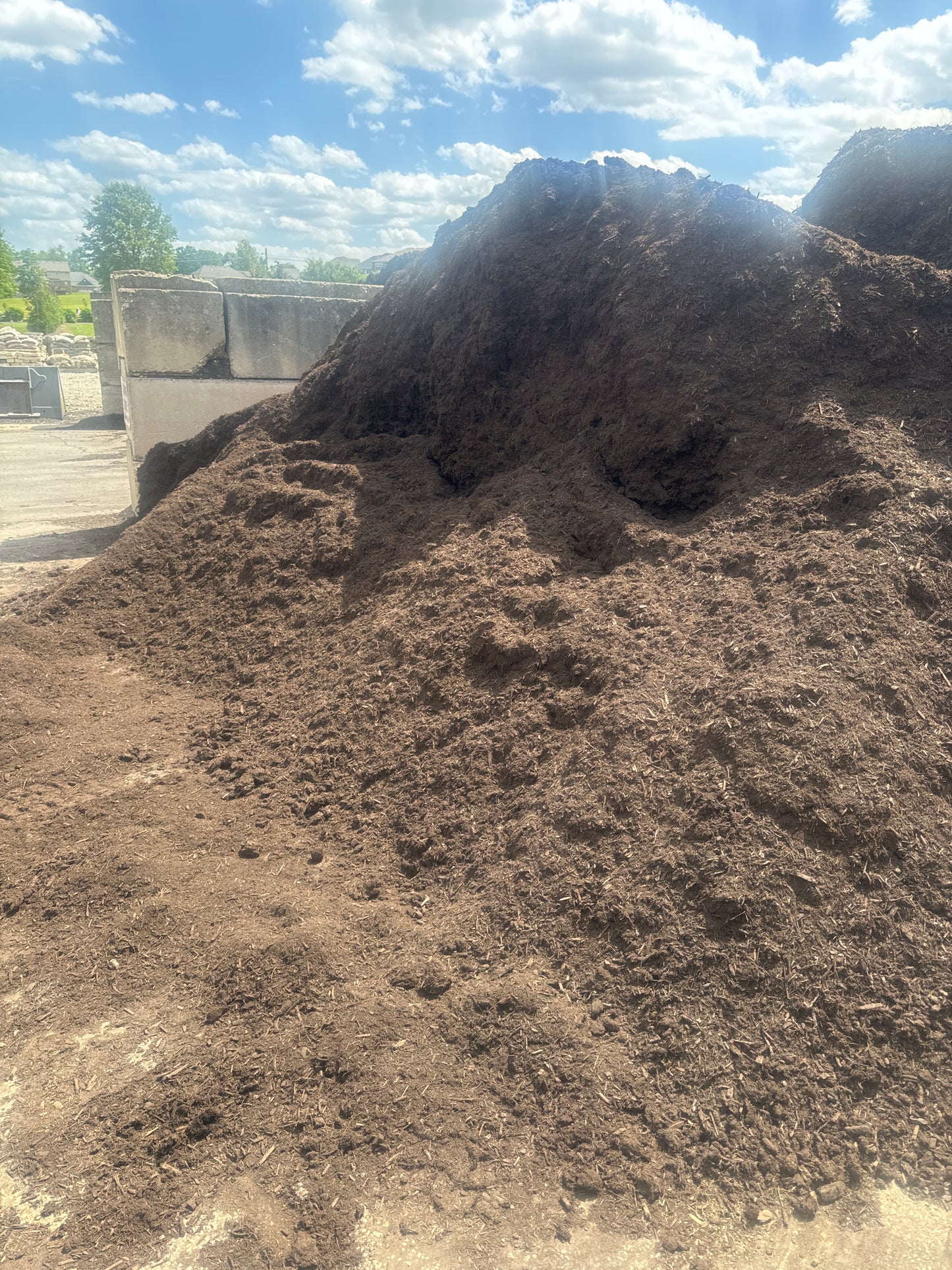 Triple Shred Natural Bark Mulch- Liberty Heritage Blend - π²
