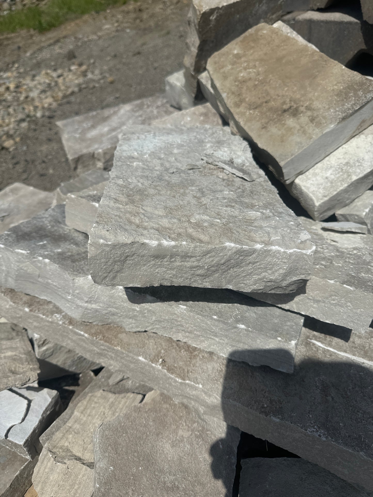 Grey stackable stone - 2-3”